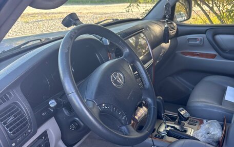 Toyota Land Cruiser 100 рестайлинг 2, 2004 год, 1 850 000 рублей, 6 фотография