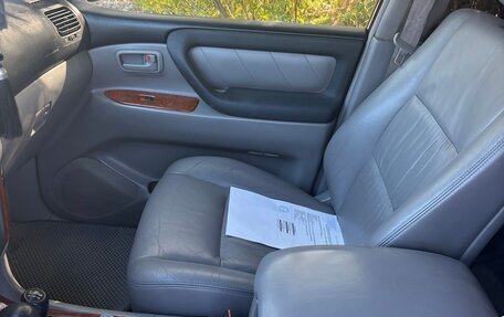 Toyota Land Cruiser 100 рестайлинг 2, 2004 год, 1 850 000 рублей, 7 фотография