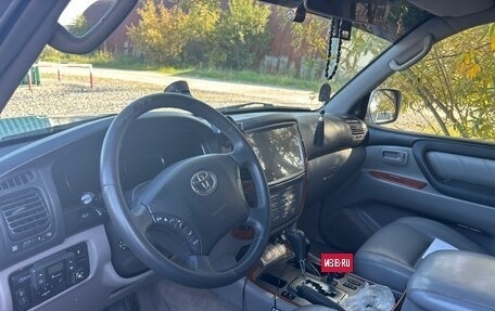 Toyota Land Cruiser 100 рестайлинг 2, 2004 год, 1 850 000 рублей, 8 фотография