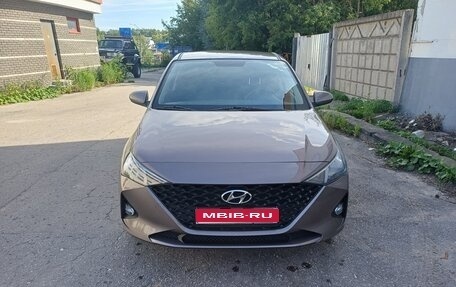 Hyundai Solaris II рестайлинг, 2021 год, 1 680 000 рублей, 1 фотография