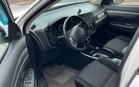 Mitsubishi Outlander III рестайлинг 3, 2018 год, 7 фотография
