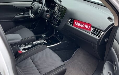 Mitsubishi Outlander III рестайлинг 3, 2018 год, 8 фотография