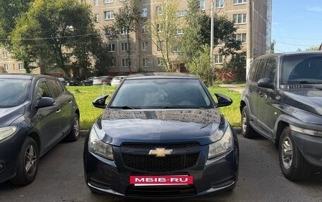 Chevrolet Cruze II, 2010 год, 550 000 рублей, 4 фотография