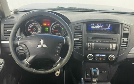 Mitsubishi Pajero IV, 2008 год, 990 000 рублей, 13 фотография
