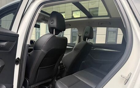 Skoda Karoq I, 2022 год, 2 000 000 рублей, 4 фотография