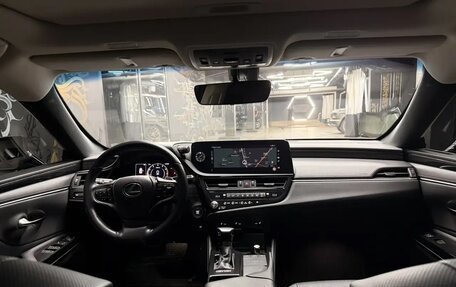 Lexus ES VII, 2022 год, 5 150 000 рублей, 18 фотография