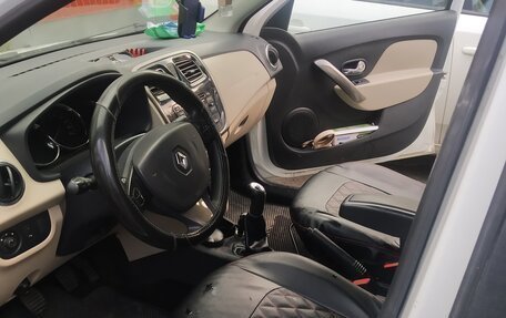 Renault Logan II, 2015 год, 820 000 рублей, 11 фотография