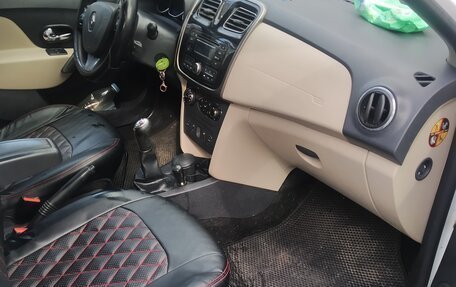 Renault Logan II, 2015 год, 820 000 рублей, 7 фотография