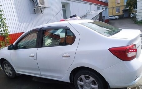 Renault Logan II, 2015 год, 820 000 рублей, 4 фотография