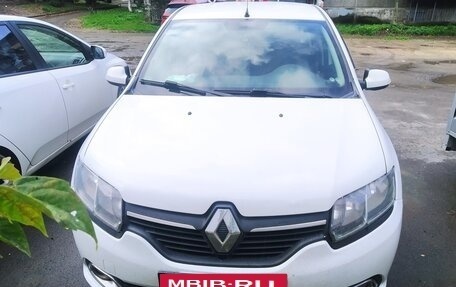 Renault Logan II, 2015 год, 820 000 рублей, 6 фотография