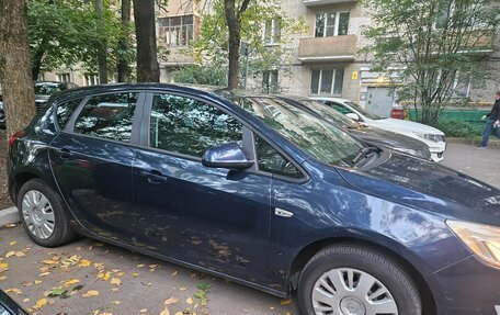 Opel Astra J, 2011 год, 630 000 рублей, 2 фотография