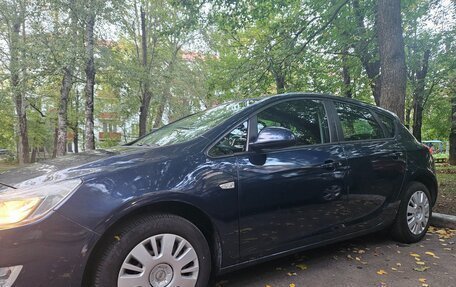 Opel Astra J, 2011 год, 630 000 рублей, 3 фотография