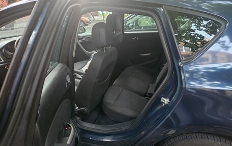 Opel Astra J, 2011 год, 630 000 рублей, 8 фотография