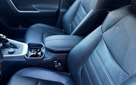 Toyota RAV4, 2021 год, 3 700 000 рублей, 9 фотография