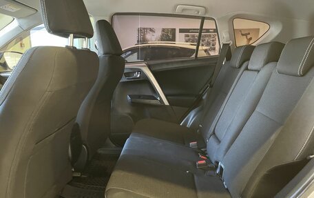 Toyota RAV4, 2017 год, 2 199 000 рублей, 9 фотография