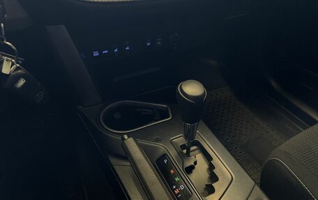 Toyota RAV4, 2017 год, 2 199 000 рублей, 13 фотография
