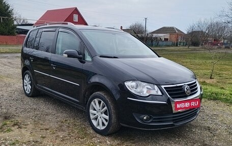Volkswagen Touran III, 2007 год, 820 000 рублей, 3 фотография