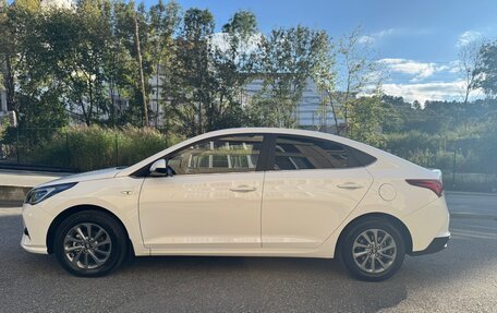 Hyundai Solaris II рестайлинг, 2021 год, 1 950 000 рублей, 3 фотография