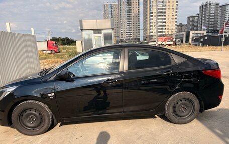 Hyundai Solaris II рестайлинг, 2016 год, 880 000 рублей, 5 фотография