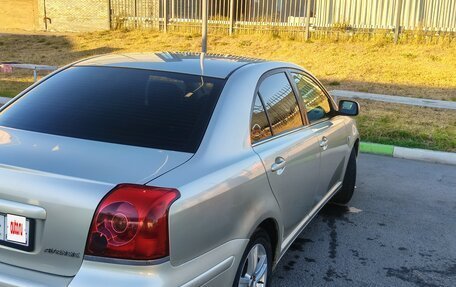 Toyota Avensis III рестайлинг, 2005 год, 820 000 рублей, 2 фотография