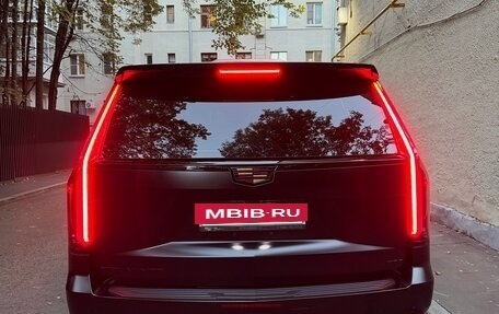 Cadillac Escalade V, 2022 год, 8 900 000 рублей, 3 фотография
