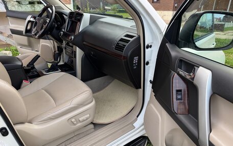 Toyota Land Cruiser Prado 150 рестайлинг 2, 2012 год, 3 200 000 рублей, 14 фотография