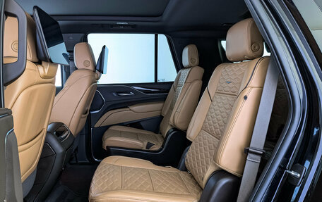 Cadillac Escalade V, 2022 год, 7 850 000 рублей, 18 фотография