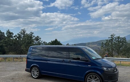 Volkswagen Transporter T6 рестайлинг, 2019 год, 3 350 000 рублей, 6 фотография