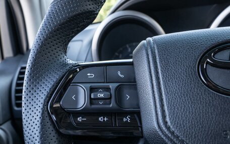 Toyota Land Cruiser Prado 150 рестайлинг 2, 2014 год, 3 318 000 рублей, 21 фотография