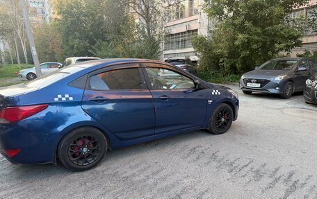 Hyundai Solaris II рестайлинг, 2016 год, 950 000 рублей, 1 фотография