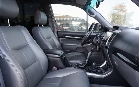 Toyota Land Cruiser Prado 120 рестайлинг, 2008 год, 1 998 000 рублей, 12 фотография