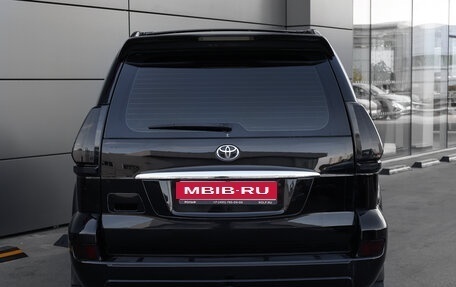 Toyota Land Cruiser Prado 120 рестайлинг, 2008 год, 1 998 000 рублей, 6 фотография