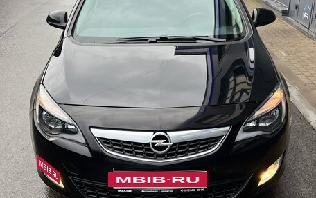Opel Astra J, 2011 год, 730 000 рублей, 2 фотография