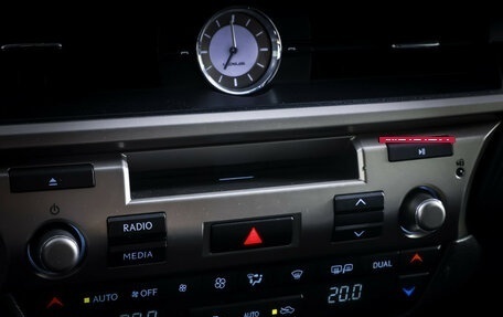 Lexus ES VII, 2015 год, 2 350 000 рублей, 18 фотография