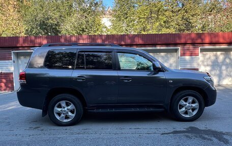 Toyota Land Cruiser 200, 2010 год, 2 750 000 рублей, 8 фотография
