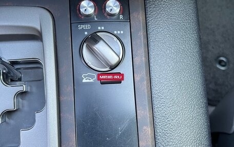 Toyota Land Cruiser 200, 2010 год, 2 750 000 рублей, 21 фотография