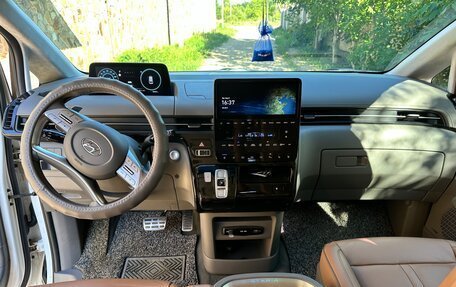 Hyundai Staria, 2022 год, 5 800 000 рублей, 13 фотография