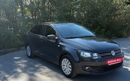 Volkswagen Polo VI (EU Market), 2013 год, 735 000 рублей, 3 фотография