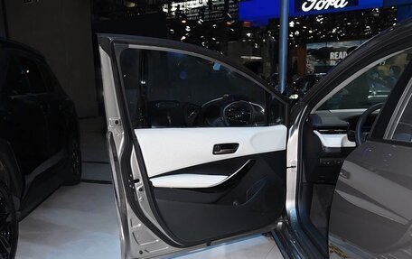 Toyota Corolla, 2026 год, 2 100 000 рублей, 10 фотография