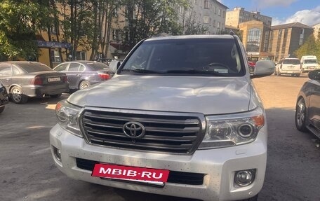 Toyota Land Cruiser 200, 2014 год, 3 980 000 рублей, 3 фотография