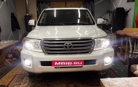 Toyota Land Cruiser 200, 2014 год, 3 980 000 рублей, 10 фотография