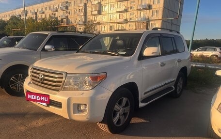 Toyota Land Cruiser 200, 2014 год, 3 980 000 рублей, 12 фотография
