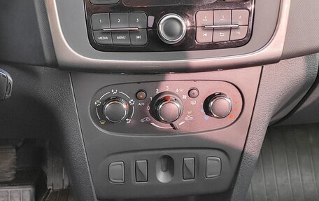 Renault Logan II, 2021 год, 1 550 000 рублей, 10 фотография