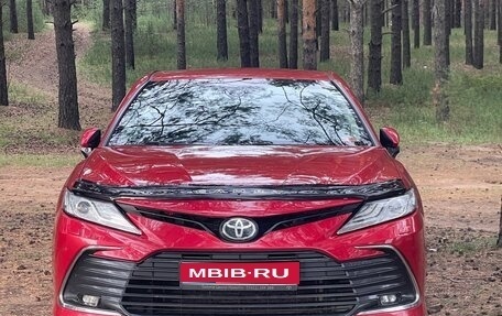 Toyota Camry, 2021 год, 3 000 000 рублей, 1 фотография