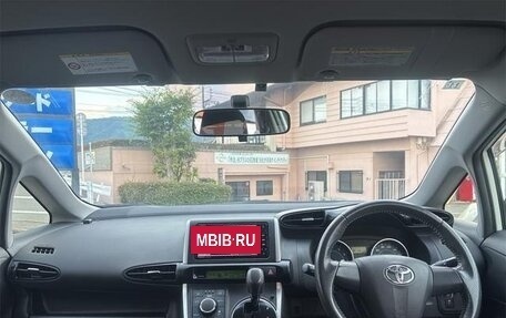 Toyota Wish II, 2017 год, 1 140 000 рублей, 8 фотография