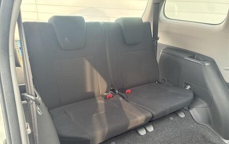 Toyota Wish II, 2017 год, 1 140 000 рублей, 12 фотография