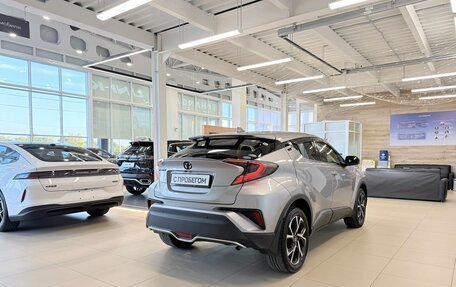Toyota C-HR I рестайлинг, 2017 год, 1 749 000 рублей, 6 фотография