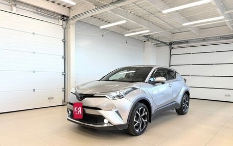 Toyota C-HR I рестайлинг, 2017 год, 1 749 000 рублей, 2 фотография