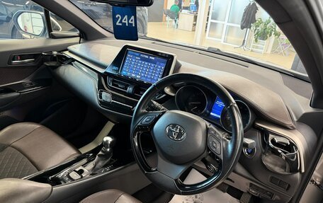 Toyota C-HR I рестайлинг, 2017 год, 1 749 000 рублей, 11 фотография