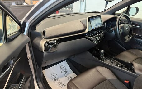 Toyota C-HR I рестайлинг, 2017 год, 1 749 000 рублей, 12 фотография